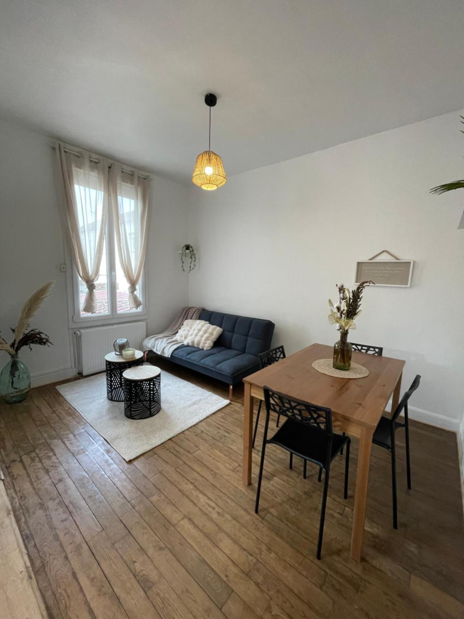 Вилла Chaleureuse Saint-Julien-les-Villas Экстерьер фото